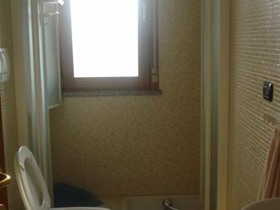 Immagine 10 di Appartamento in vendita  in ZONA CENTRO- C.SO UMBERTO a Montesilvano