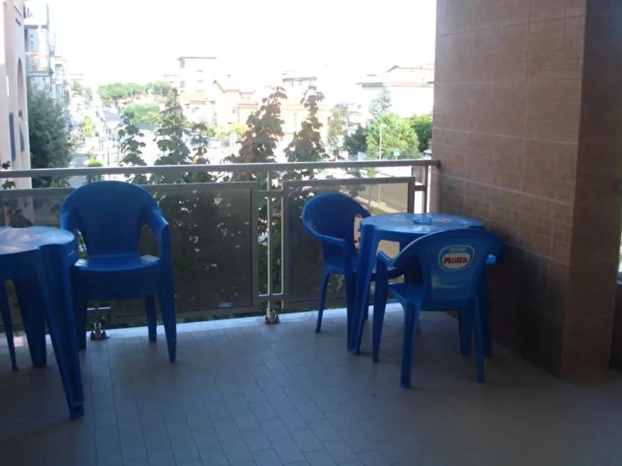 Immagine 12 di Appartamento in vendita  in ZONA CENTRO- C.SO UMBERTO a Montesilvano