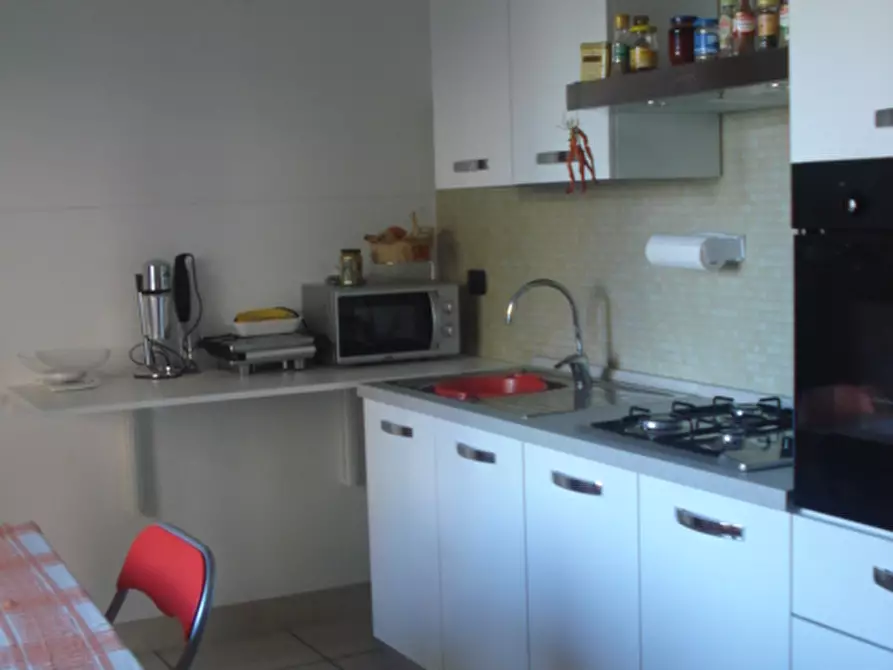 Immagine 15 di Appartamento in vendita  in ZONA CENTRO- C.SO UMBERTO a Montesilvano