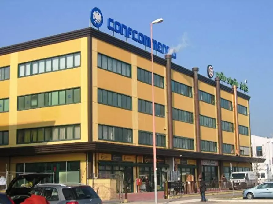 Immagine 2 di Ufficio in vendita  in via Giordano Bruno a Cesena