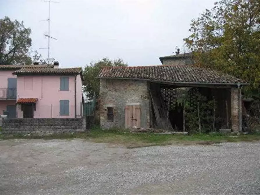 Immagine 2 di Terreno in vendita  in via calestano a Felino