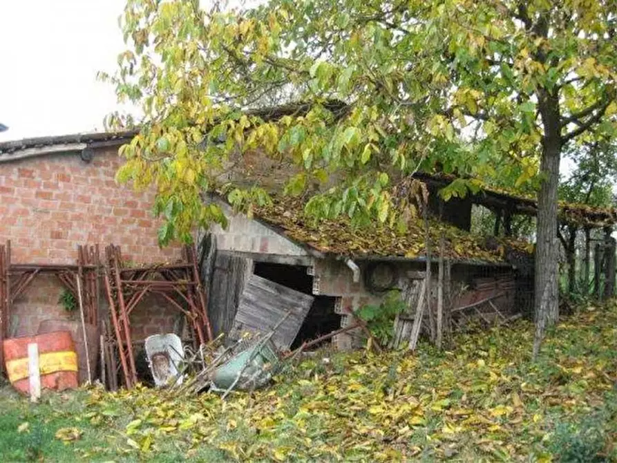 Immagine 4 di Terreno in vendita  in via calestano a Felino