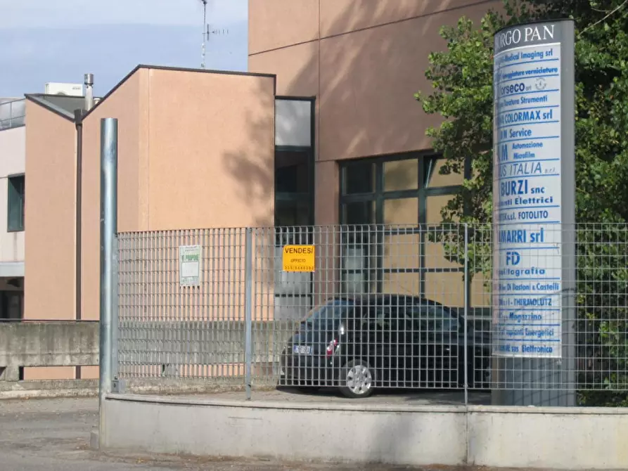 Immagine 3 di Laboratorio in vendita  in via della Salute a Bologna