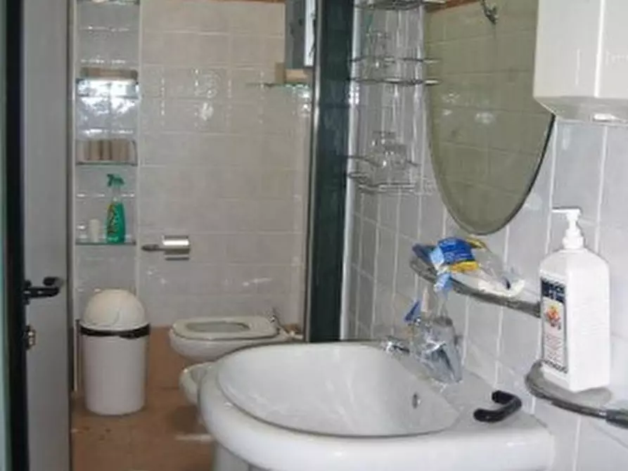 Immagine 6 di Laboratorio in vendita  in via della Salute a Bologna