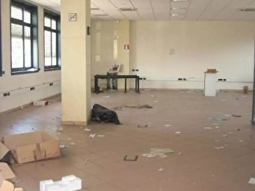 Immagine 7 di Laboratorio in vendita  in via della Salute a Bologna