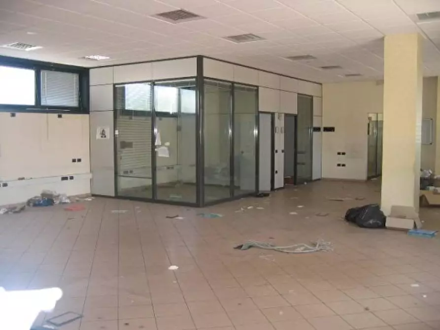 Immagine 8 di Laboratorio in vendita  in via della Salute a Bologna