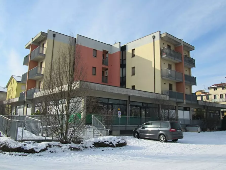 Immagine 13 di Negozio in vendita  in via Mameli a Mirandola