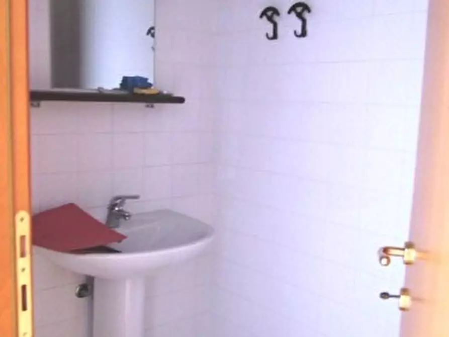 Immagine 6 di Ufficio in vendita  in via Emilia a Rimini
