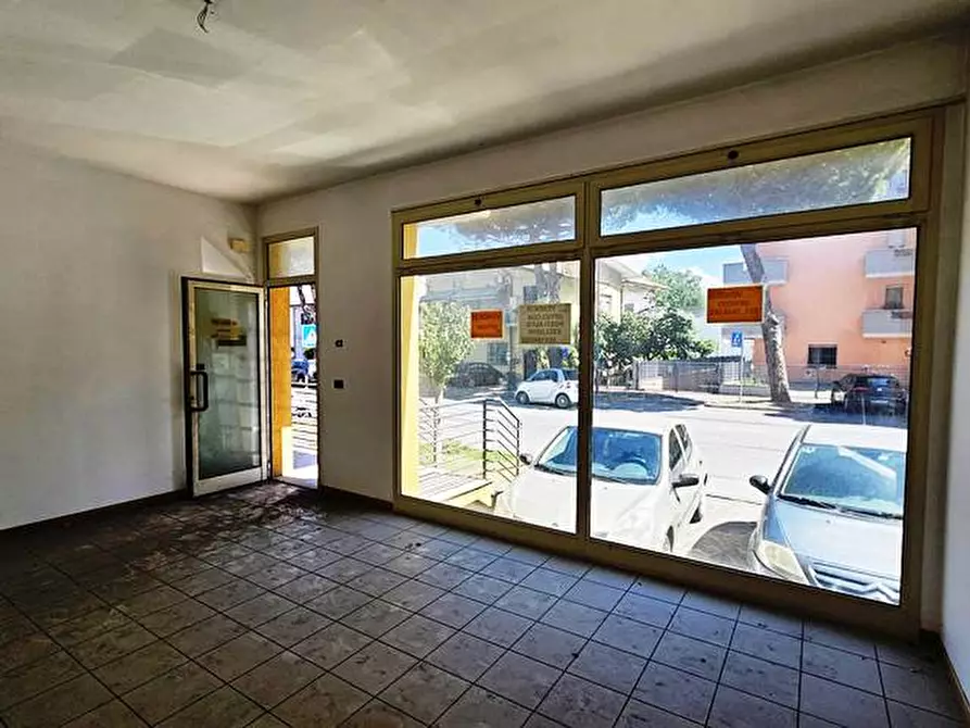 Immagine 14 di Ufficio in vendita  in via Emilia a Rimini