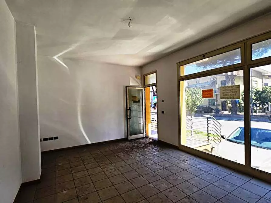 Immagine 15 di Ufficio in vendita  in via Emilia a Rimini
