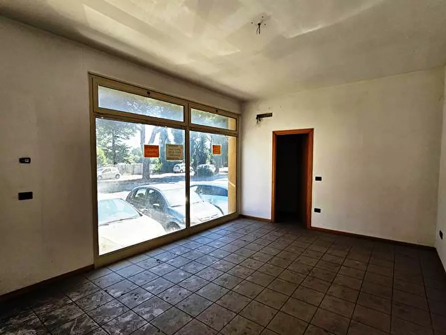 Immagine 18 di Ufficio in vendita  in via Emilia a Rimini