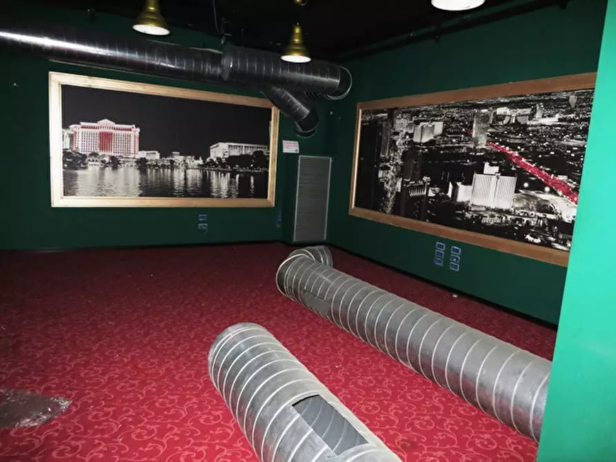 Immagine 8 di Negozio in vendita  in piazzale Guglielmo Marconi a Piacenza