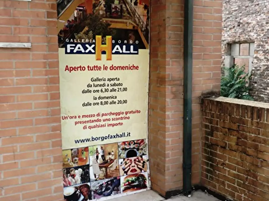 Immagine 9 di Negozio in vendita  in piazzale Guglielmo Marconi a Piacenza