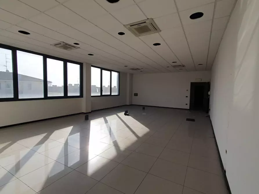 Immagine 2 di Ufficio in vendita  in via Quasimodo a Castel Maggiore