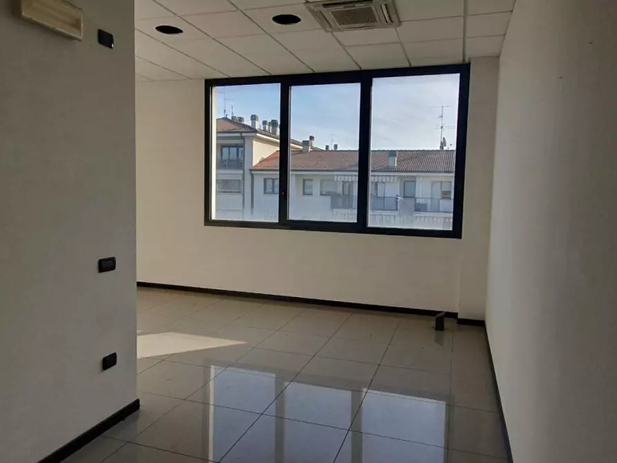 Immagine 6 di Ufficio in vendita  in via Quasimodo a Castel Maggiore