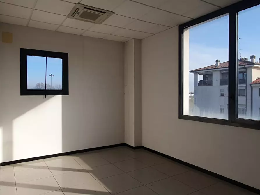 Immagine 7 di Ufficio in vendita  in via Quasimodo a Castel Maggiore