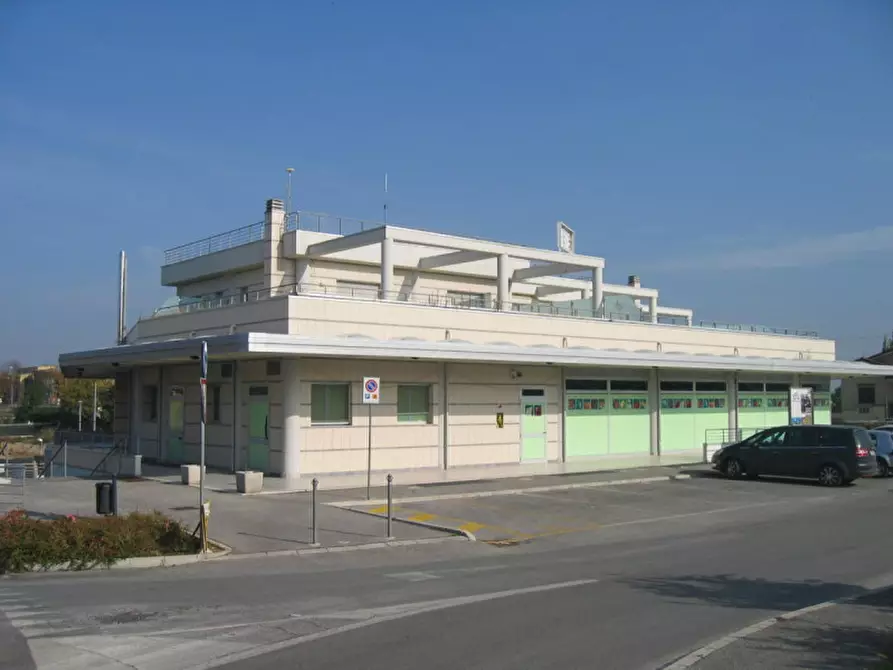 Immagine 4 di Negozio in vendita  in strada provinciale 35 a San Clemente