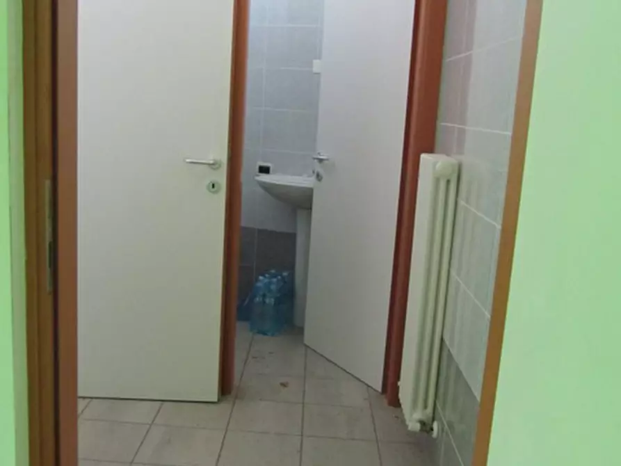 Immagine 7 di Negozio in vendita  in strada provinciale 35 a San Clemente