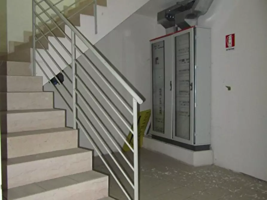 Immagine 13 di Negozio in vendita  in strada provinciale 35 a San Clemente