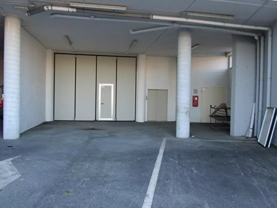 Immagine 23 di Negozio in vendita  in strada provinciale 35 a San Clemente