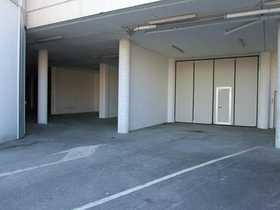 Immagine 24 di Negozio in vendita  in strada provinciale 35 a San Clemente