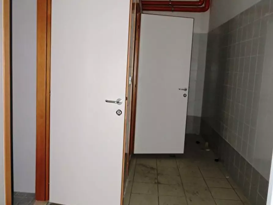 Immagine 34 di Negozio in vendita  in strada provinciale 35 a San Clemente