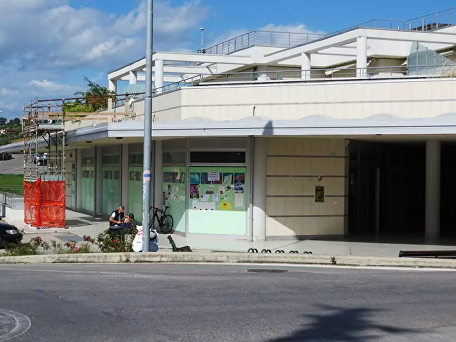 Immagine 39 di Negozio in vendita  in strada provinciale 35 a San Clemente