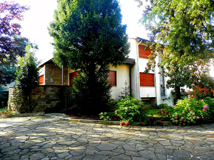 Immagine 1 di Villa in vendita  a Valdagno