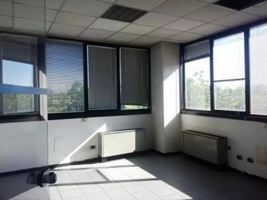 Immagine 20 di Ufficio in affitto  in VIA CADORNA a Vimodrone