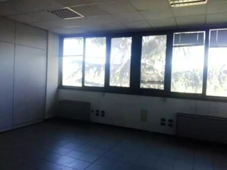 Immagine 22 di Ufficio in affitto  in VIA CADORNA a Vimodrone