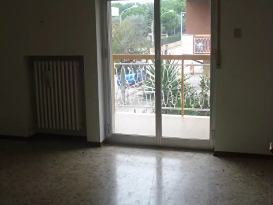 Immagine 9 di Appartamento in vendita  in CITTA' S.ANGELO MARINA a Città Sant'angelo