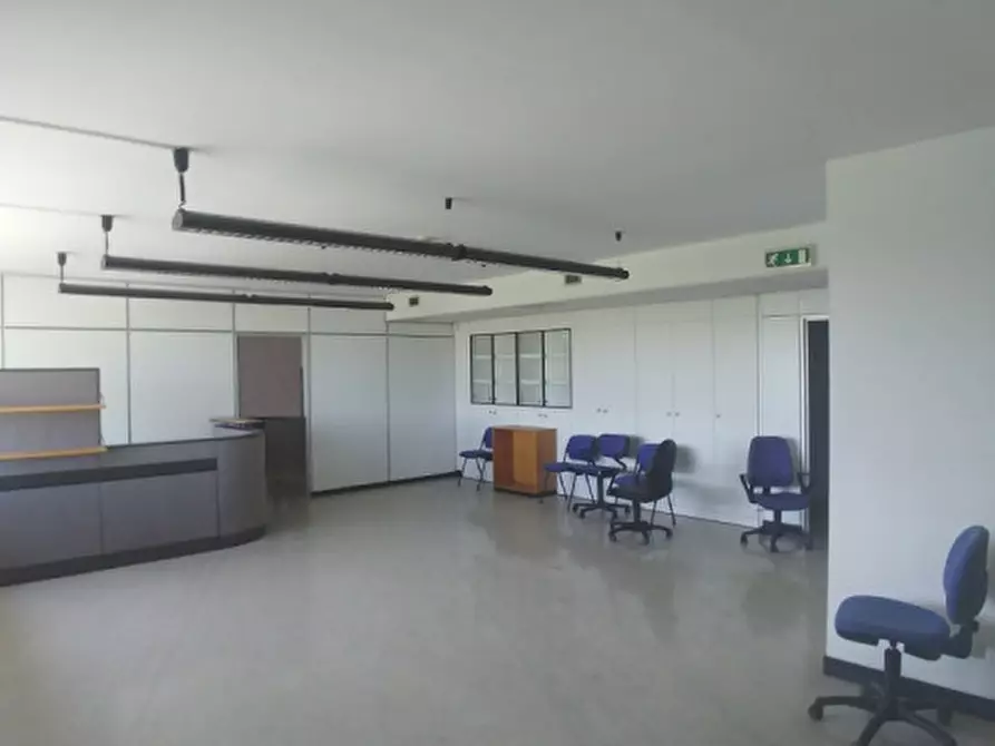 Immagine 11 di Ufficio in vendita  in VIA CROCE B. a Vimodrone