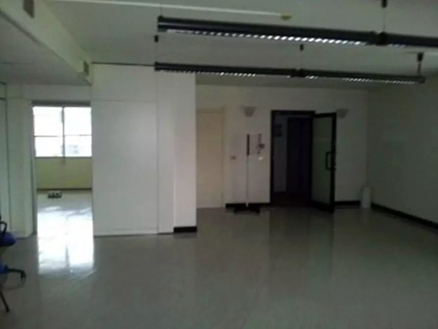 Immagine 15 di Ufficio in vendita  in VIA CROCE B. a Vimodrone