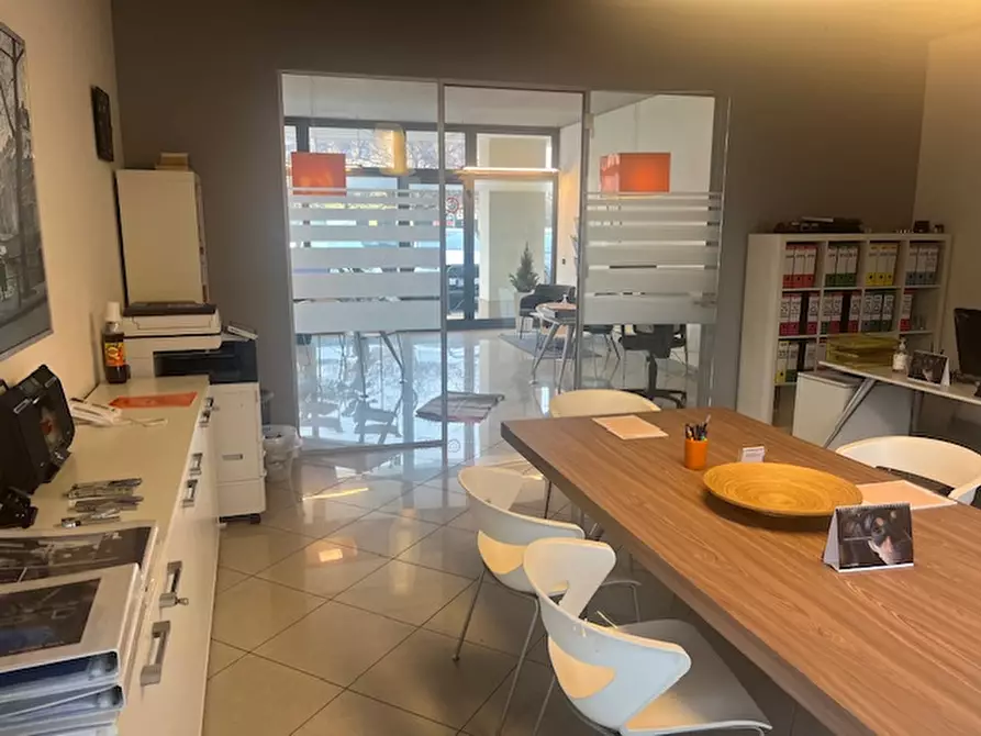 Immagine 2 di Negozio in vendita  in Via Gramsci  127/A a Cadoneghe