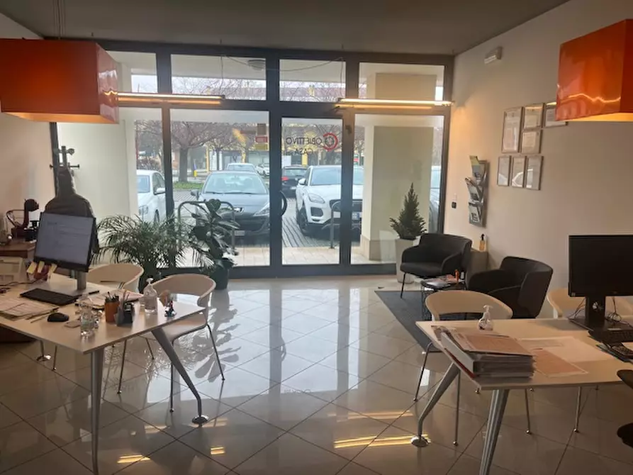 Immagine 3 di Negozio in vendita  in Via Gramsci  127/A a Cadoneghe