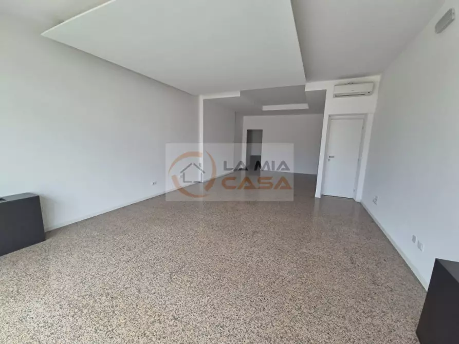 Immagine 1 di Negozio in affitto  in Via Romea, n. 65/i bis - 35020 Legnaro (PD) a Legnaro