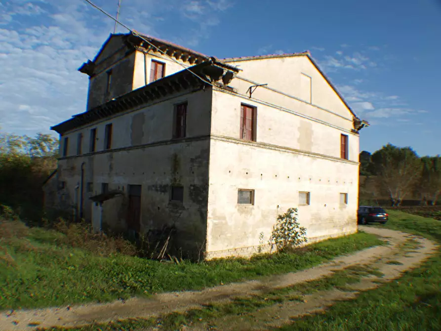 Immagine 9 di Rustico / casale in vendita  a Senigallia