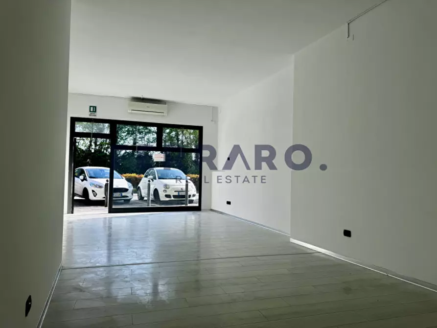 Immagine 5 di Negozio in affitto  in Via Aldo Moro a Casier