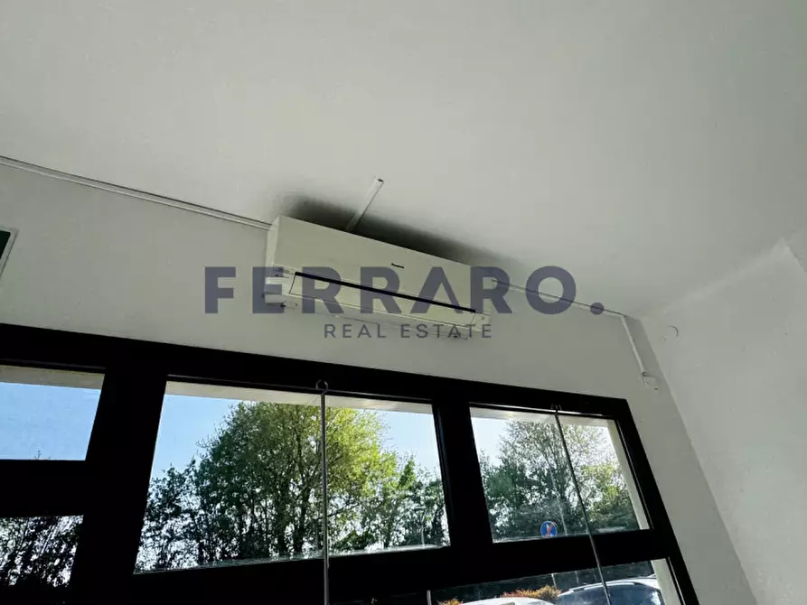 Immagine 7 di Negozio in affitto  in Via Aldo Moro a Casier