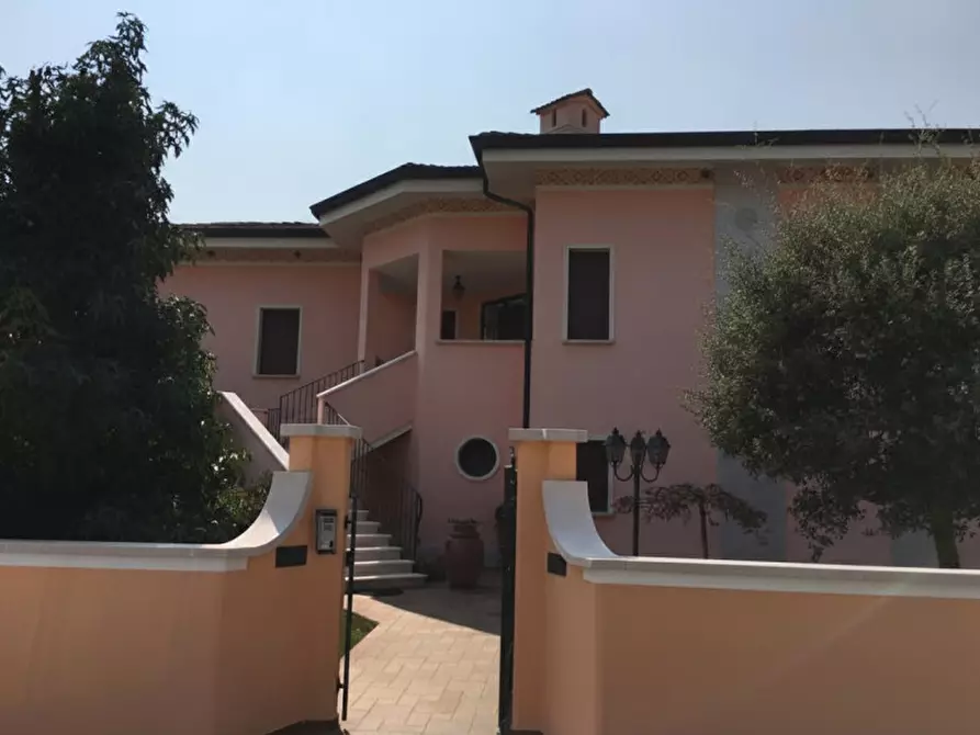 Immagine 3 di Villa in vendita  a Suzzara