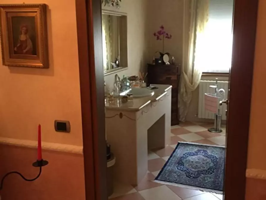 Immagine 22 di Villa in vendita  a Suzzara