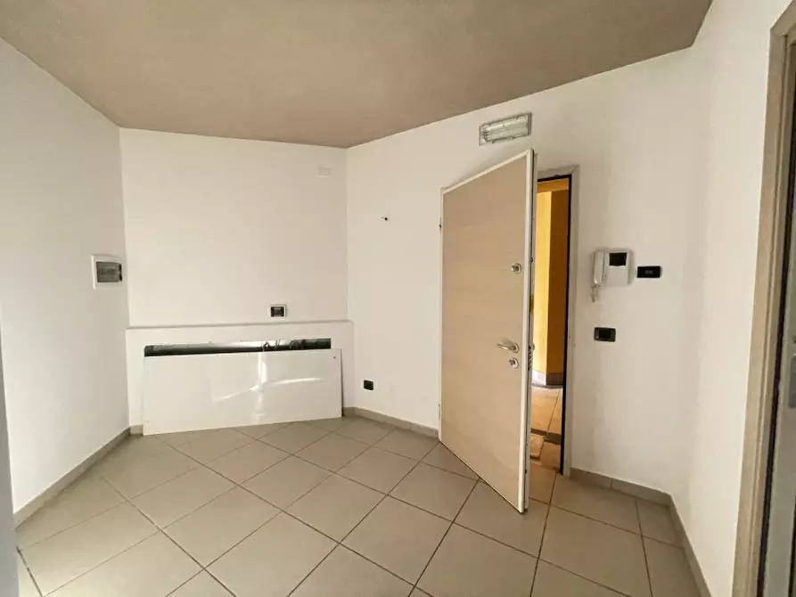 Immagine 2 di Ufficio in affitto  a Suzzara