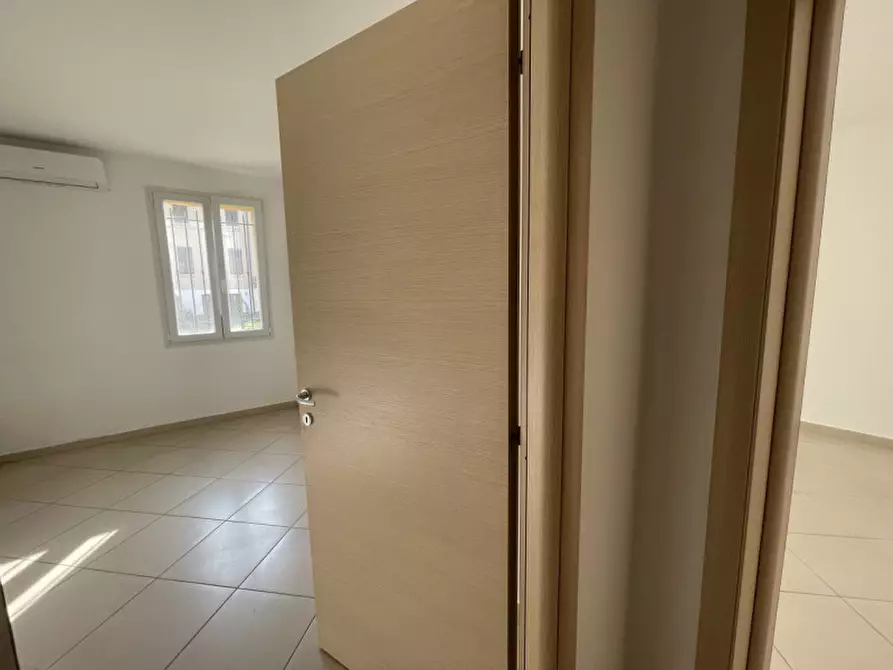 Immagine 14 di Ufficio in affitto  a Suzzara