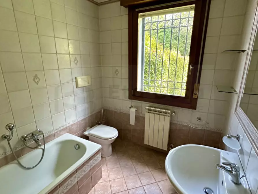 Immagine 11 di Appartamento in vendita  in Via Giacomo Leopardi a Noventa Padovana