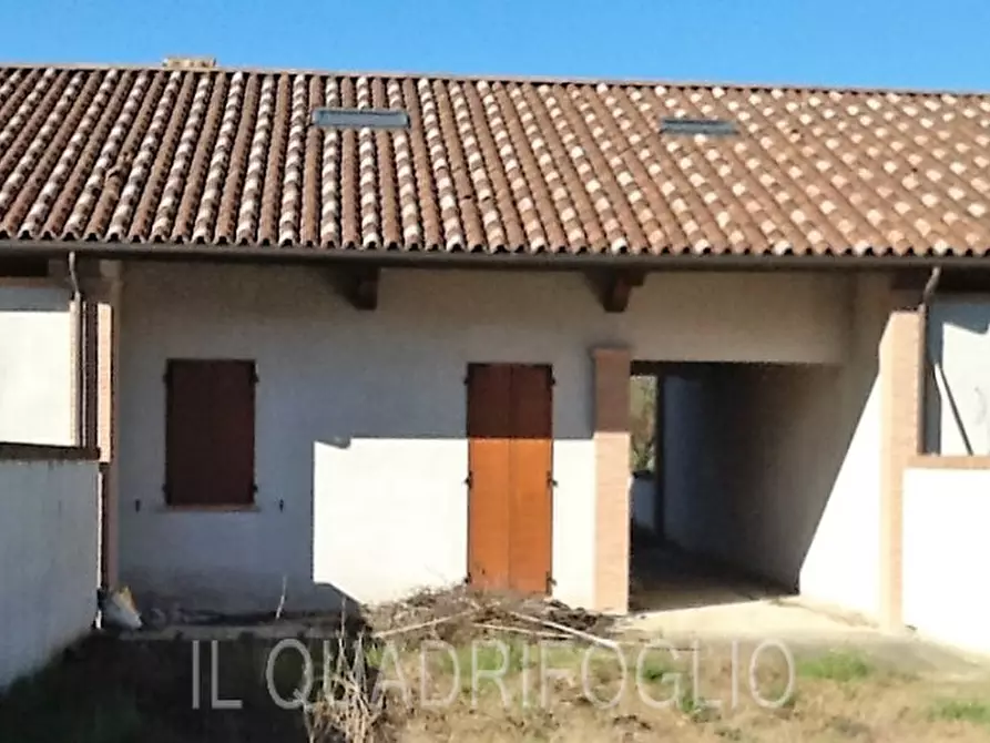 Immagine 1 di Casa trifamiliare in vendita  a Cesena