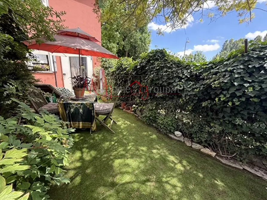 Immagine 1 di Villetta a schiera in vendita  a Padova