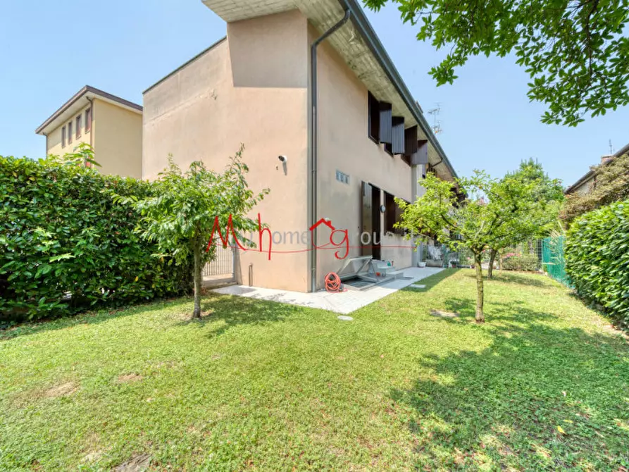 Immagine 1 di Villetta a schiera in vendita  in Via Armistizio a Padova