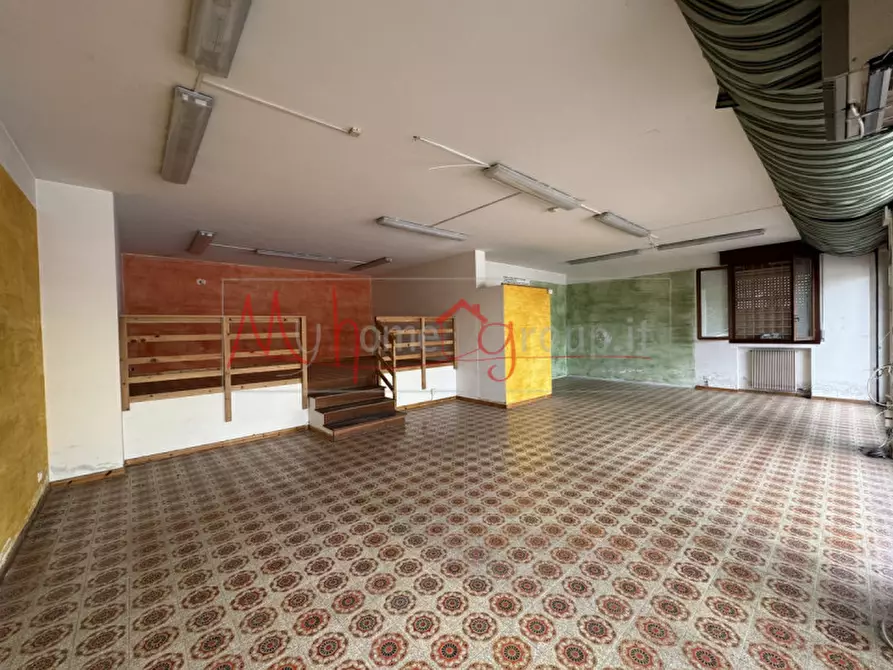 Immagine 1 di Negozio in vendita  in Via Rovigo a Padova