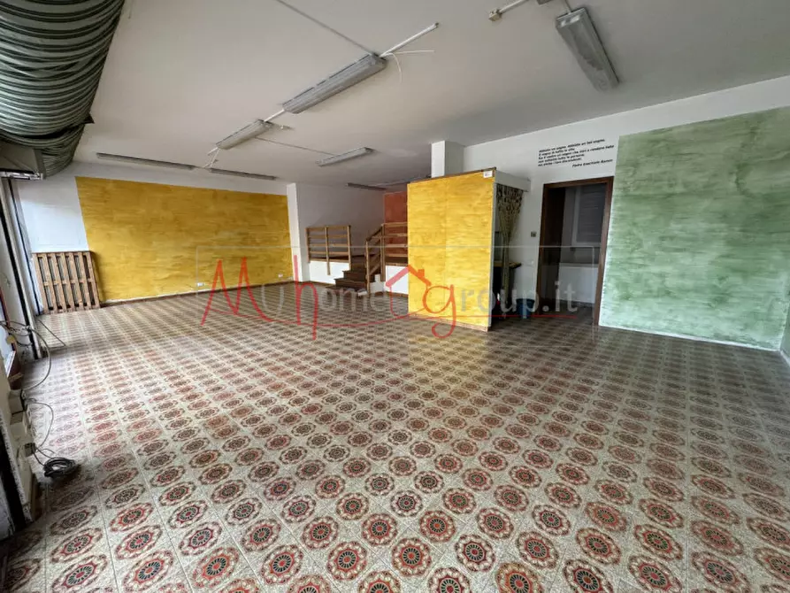 Immagine 2 di Negozio in vendita  in Via Rovigo a Padova