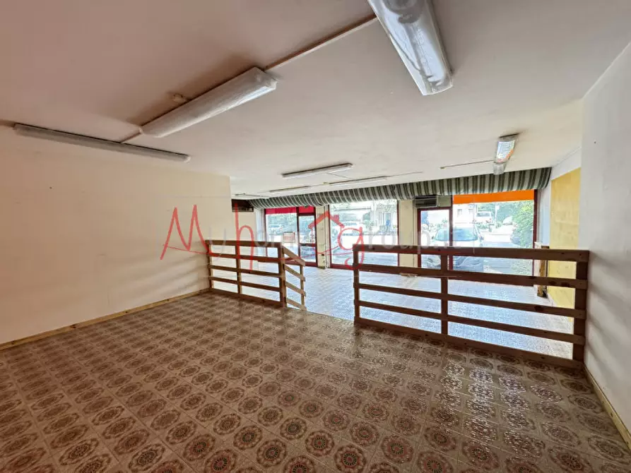 Immagine 3 di Negozio in vendita  in Via Rovigo a Padova